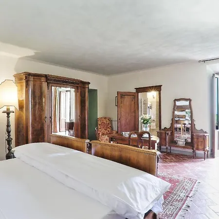 Charming Marcialla