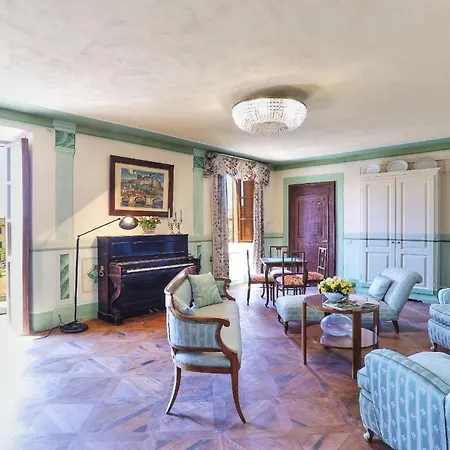 Charming Marcialla *